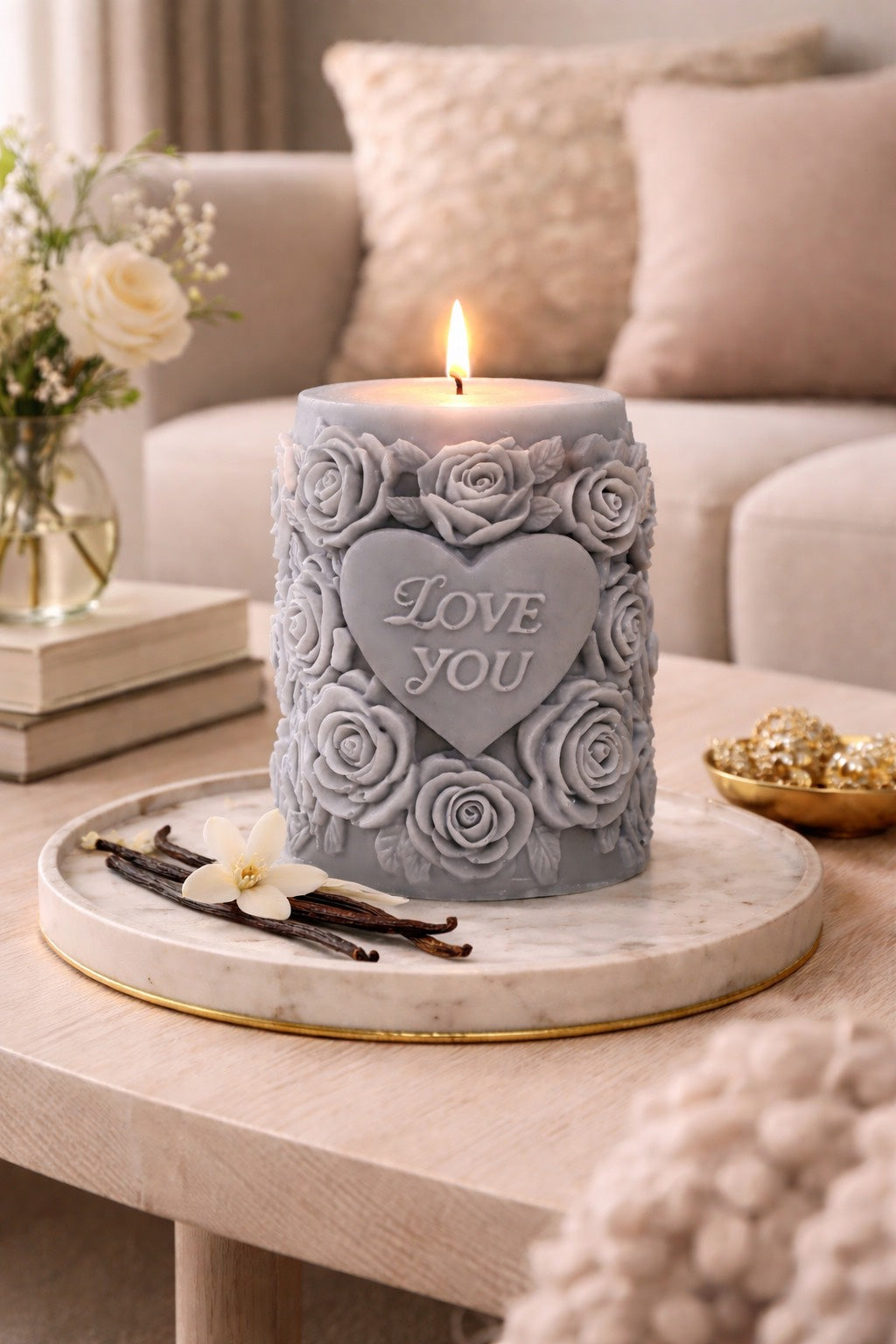 Lumânare cu parfum de vanilie handmade din ceară de soia cu inimă "Love you" diamentru 8 x 6 cm